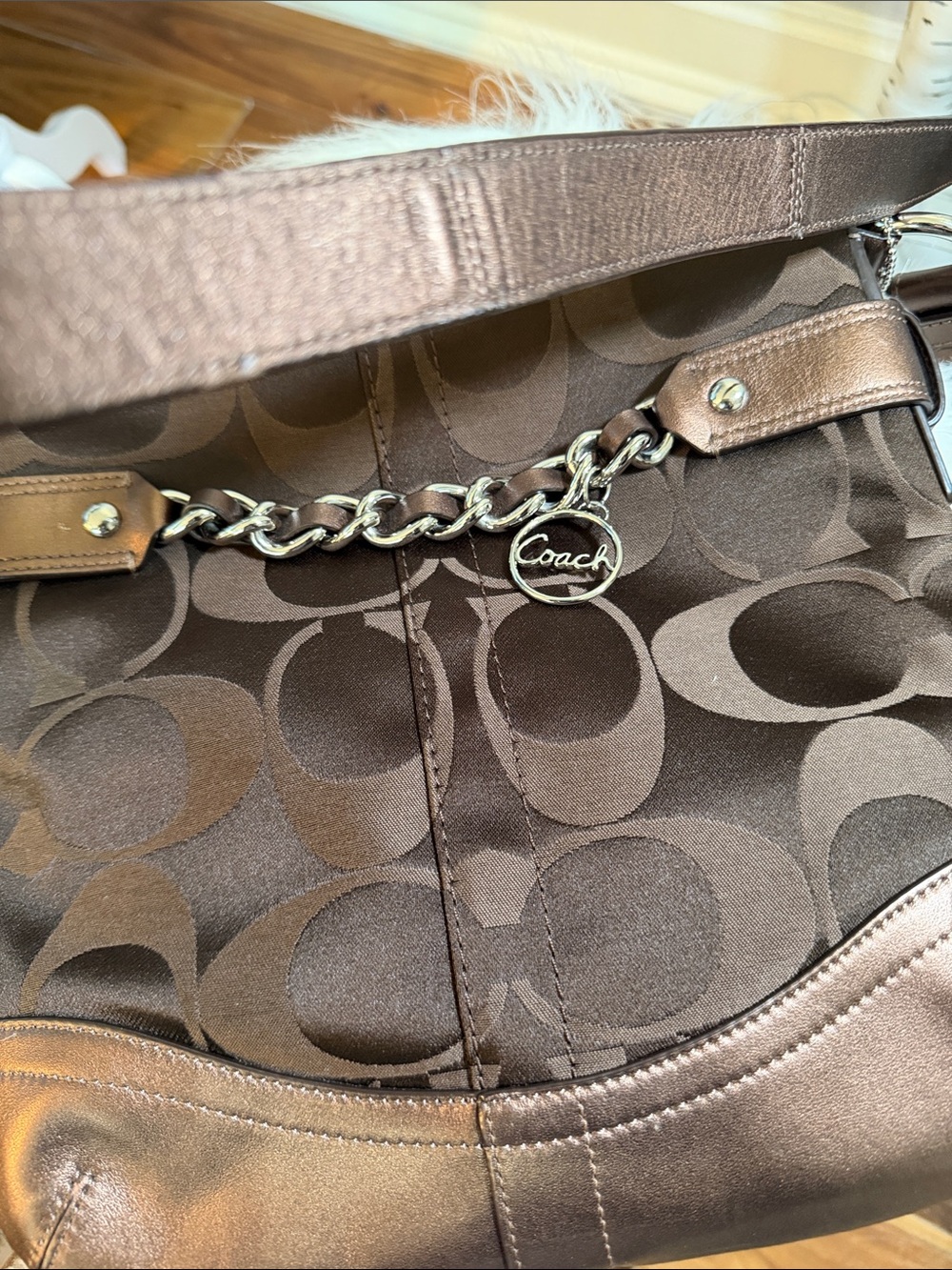 COACH NWOT Sig./optic brown sateen/bronze leather chain W/charm & hang tag bag - Picture 14 of 14